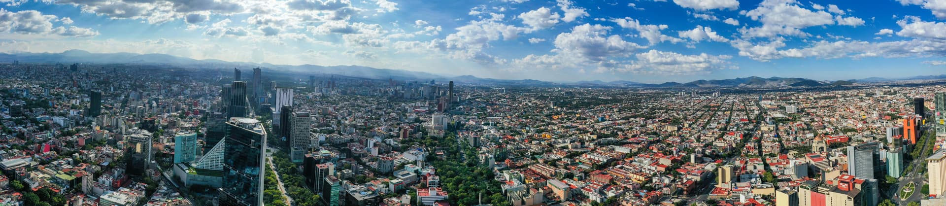 <p><span style="color: rgb(13, 13, 13);">Experimenta la vida en un espacio acogedor y moderno con nuestro departamento E2 en University Tower. Con una superficie de 30.46m², este apartamento está diseñado para ofrecerte comodidad y funcionalidad en cada rincón. Consta de 1 recámara confortable, 1 baño elegante, una sala de estar acogedora, una cocina completamente equipada y un área de comedor integrada. Cada elemento ha sido cuidadosamente seleccionado para brindarte un ambiente armonioso y práctico para tu día a día. Ya sea que estés buscando tu primer hogar o un espacio acogedor para vivir solo, el departamento E2 en University Tower es la elección perfecta para ti.</span></p>